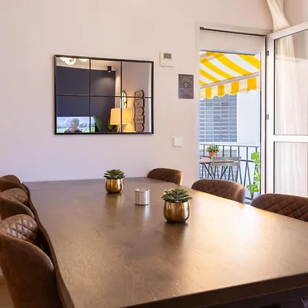 Hermoso En Casco Antiguo De ! *